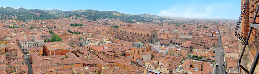 city landscape from Torre degli Asinelli